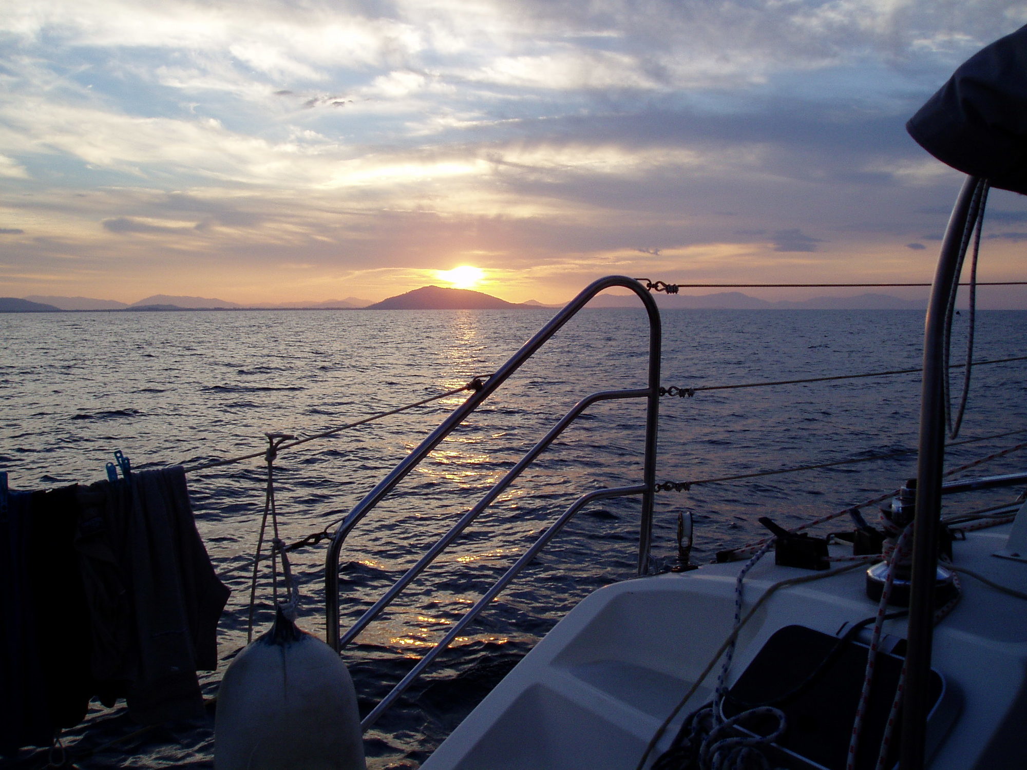gallery/sunset-half-day-charter-sailing-samui-103.jpg